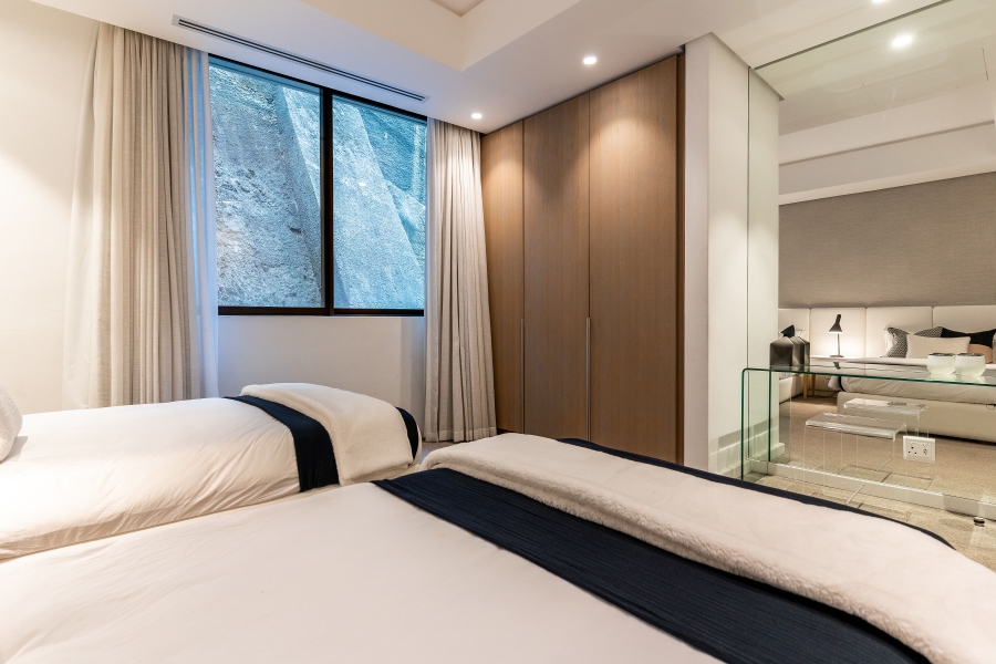 5 Bedroom Property for Sale in Clifton Western Cape